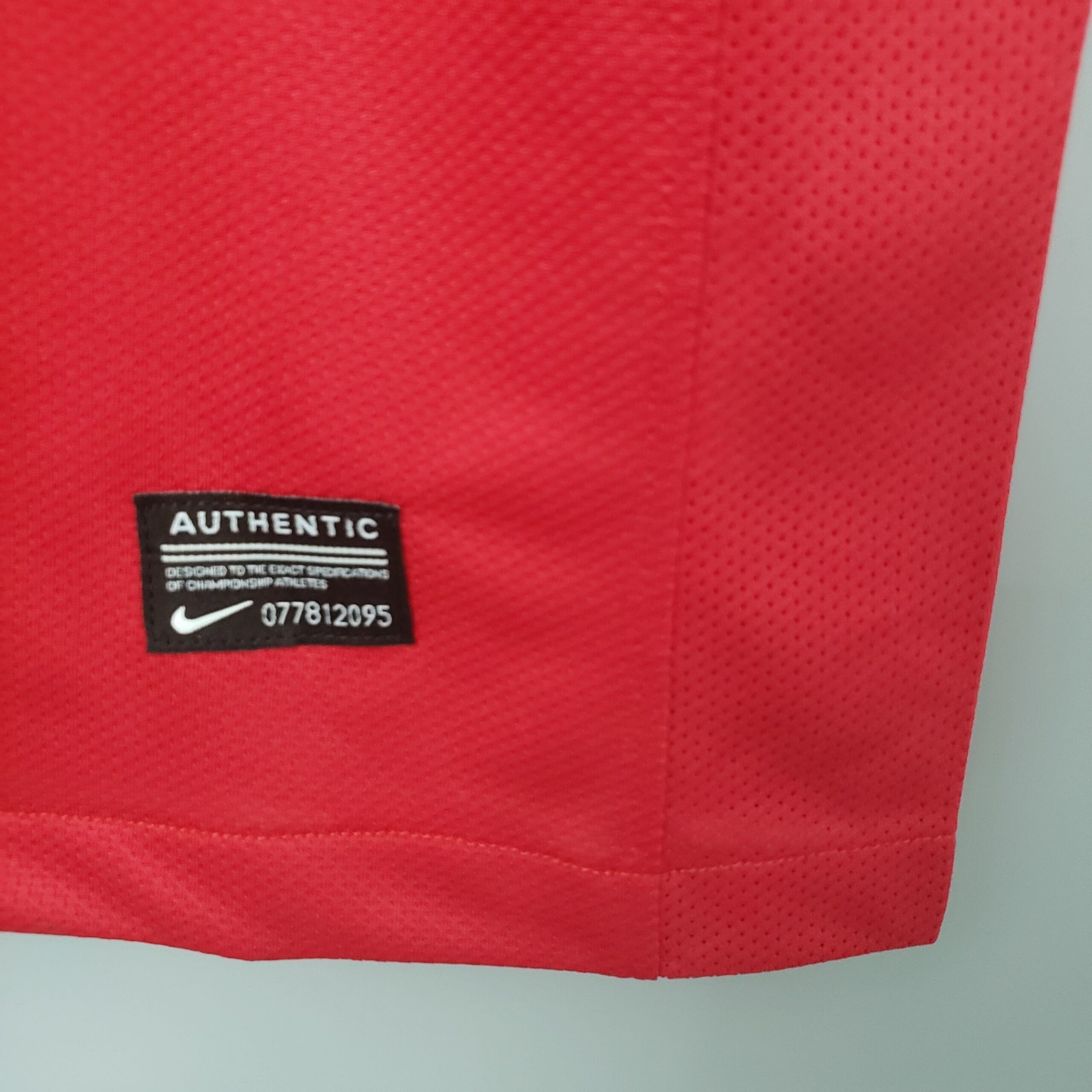 2010 Portugal Home Kit - Image 4