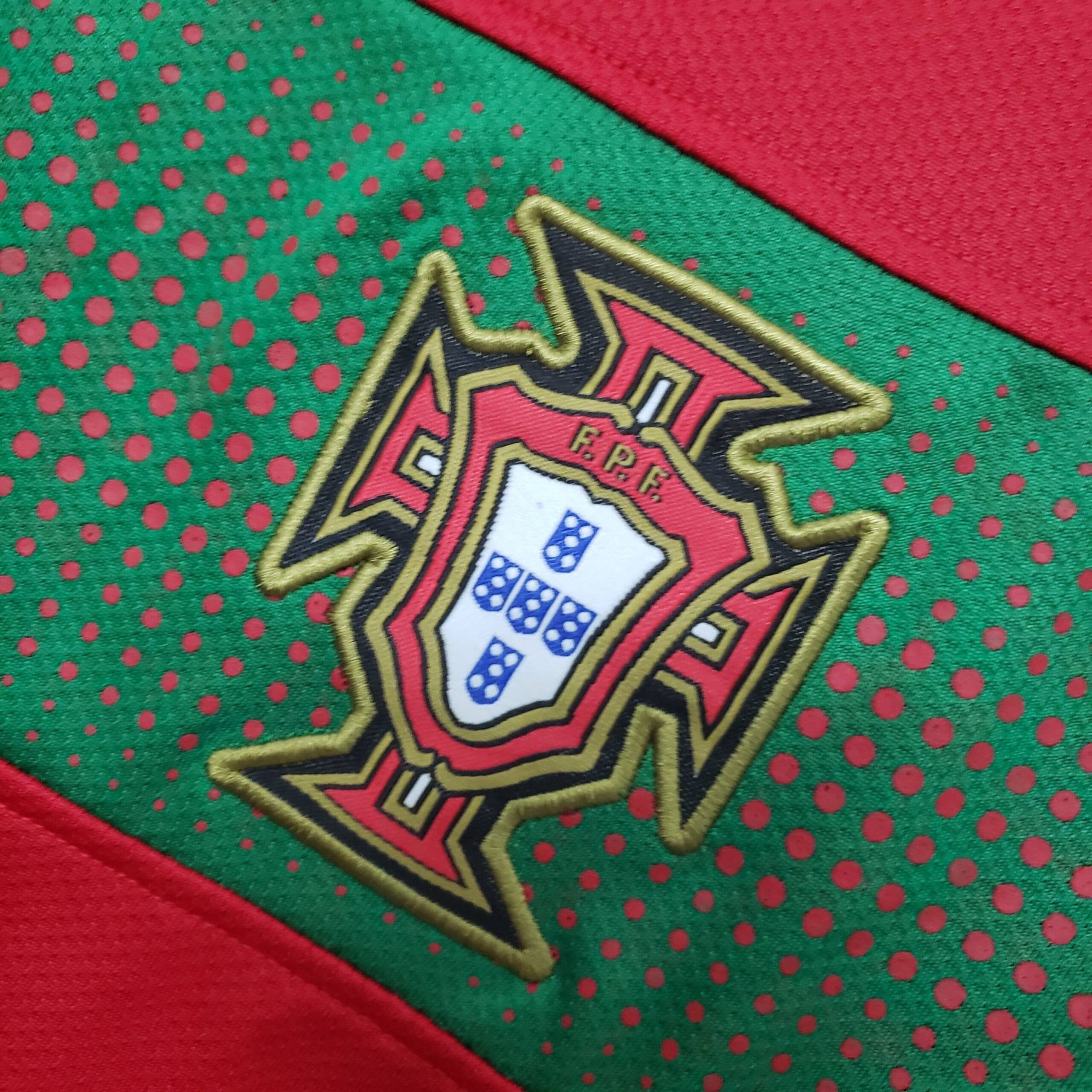 2010 Portugal Home Kit - Image 2